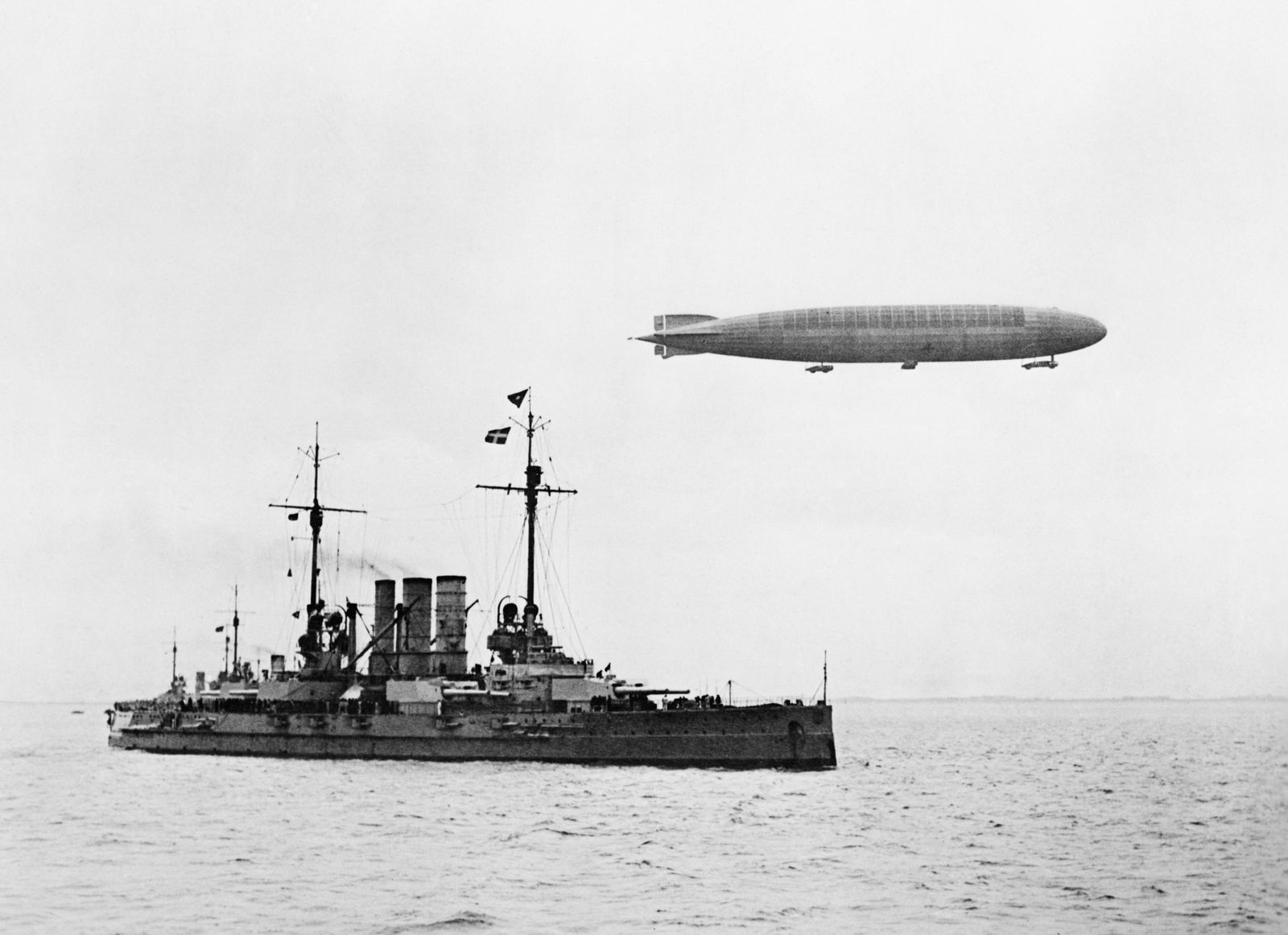 A German naval Zeppelin airship in flight, 1915.